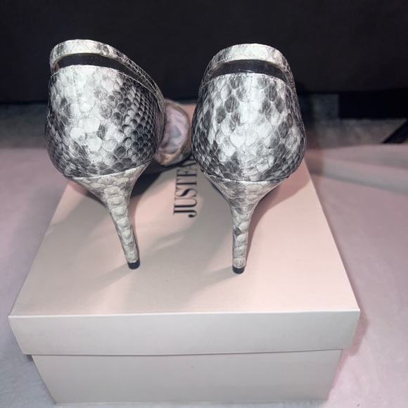 Snakeskin Pumps - Picture 4 of 5
